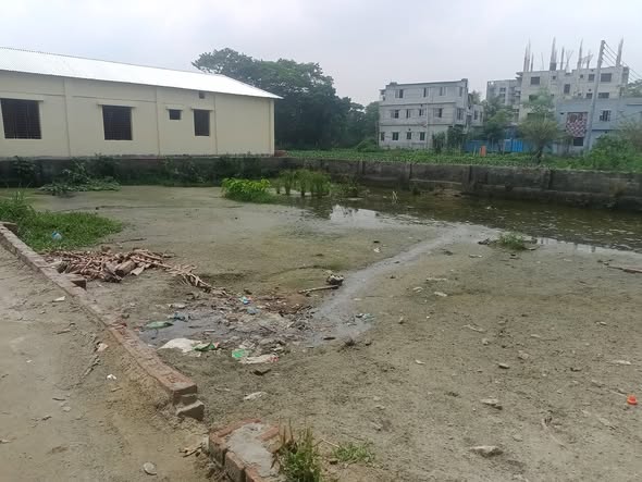 এই জমিটি বিক্রয় করা হবে। জমির পরিমান ৫ কাঠা। উত্তর খান মৌজা ।
