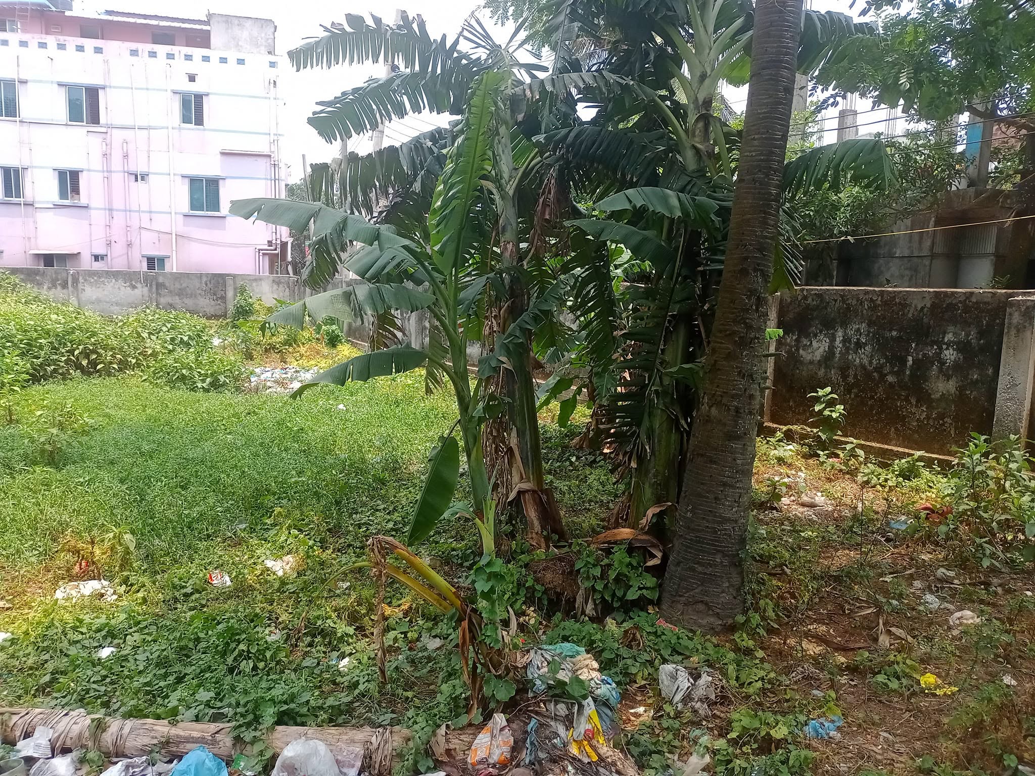 এই জমিটি বিক্রয় করা হবে। জমির পরিমান ১০ কাঠা। উত্তর খান গোবিন্দপুর মৌজা। চামুর খান বাজারের সাথে।
